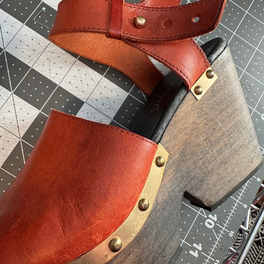 Free People Rust Leather Platform Clog Sandals - Picture 5 of 6